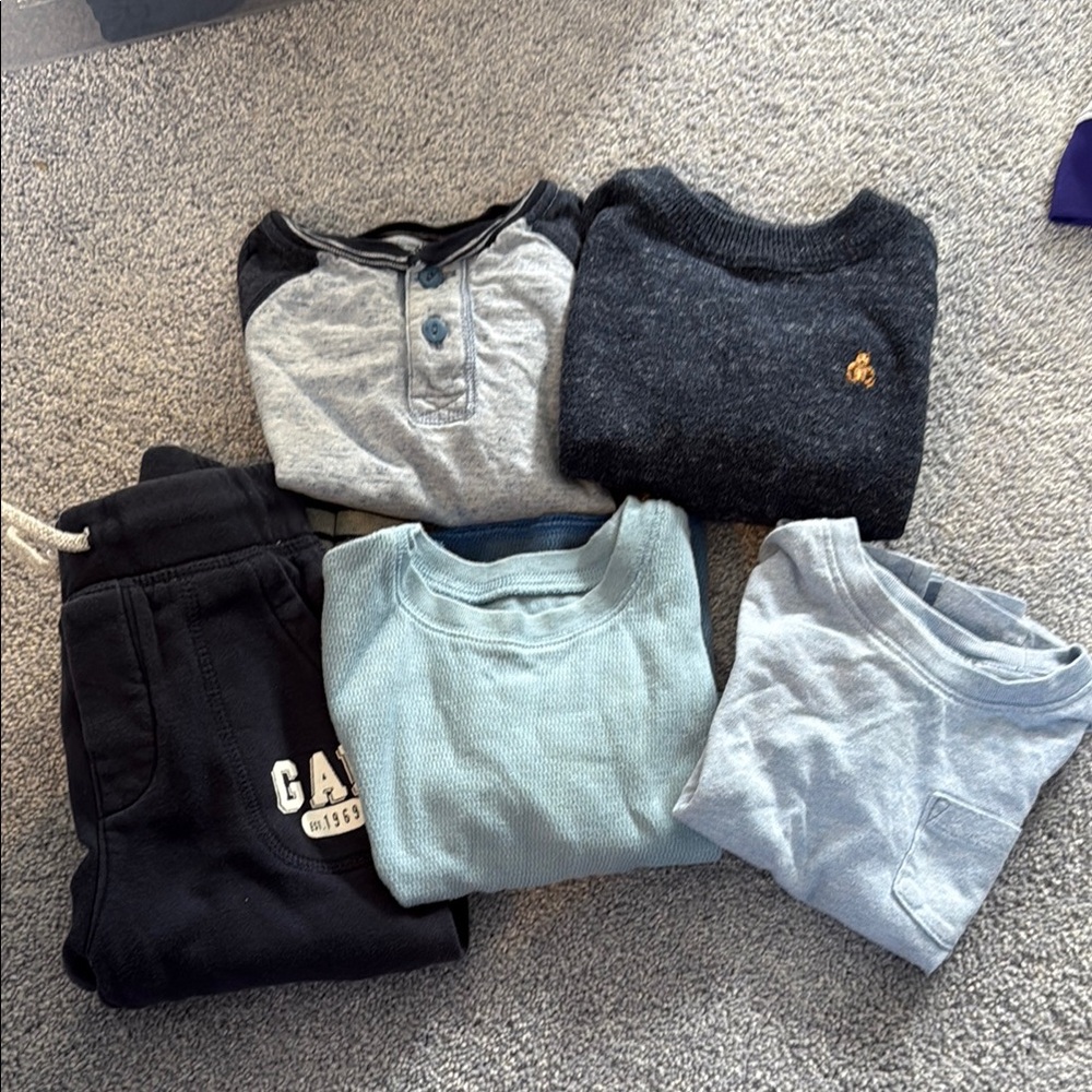 💙Baby Gap💙 EUC 2T Boy 7 Piece Set. 4 tops 3 pants. PRISTINE!